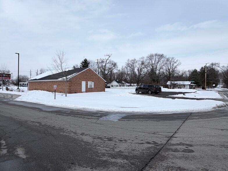 More Photos Of 4803 W 71st St, Indianapolis Medical For Sale