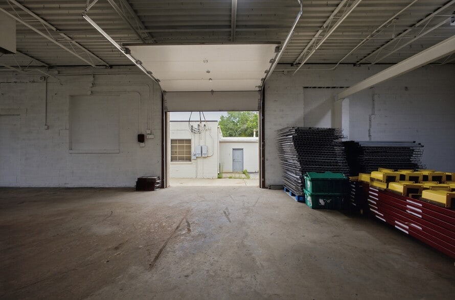 More Photos Of 5629 Raytown Rd, Raytown Industrial For Sale