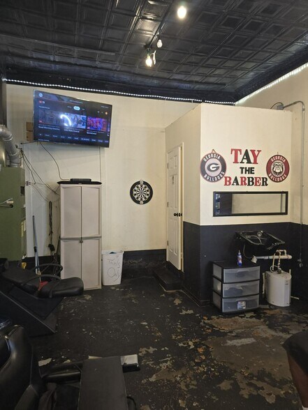 More Photos Of 126 Railroad St, Thomson Storefront For Sale