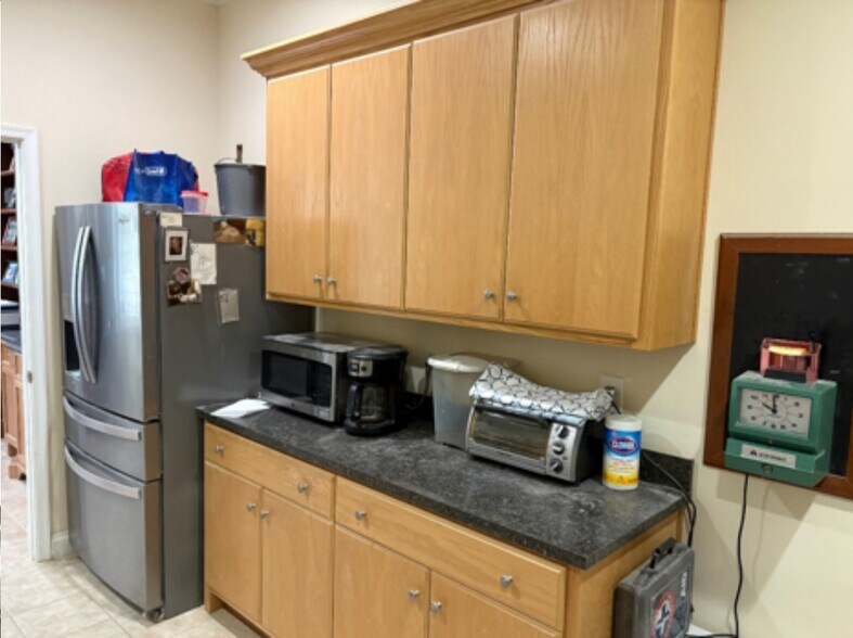 More Photos Of 13191 Warwick Blvd, Newport News Light Distribution For Sale