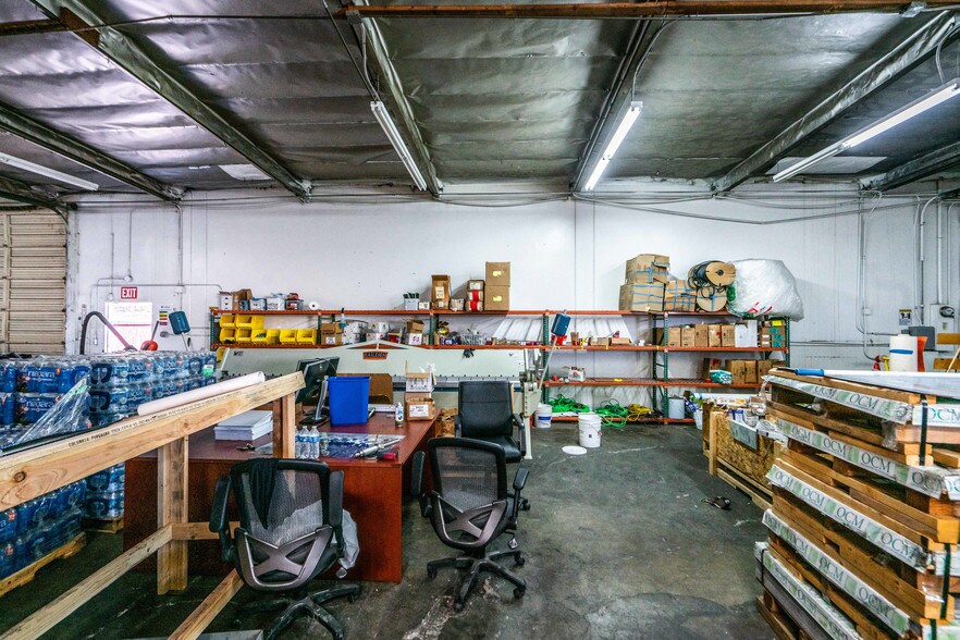 More Photos Of 2141 S DuPont Dr, Anaheim Warehouse For Lease