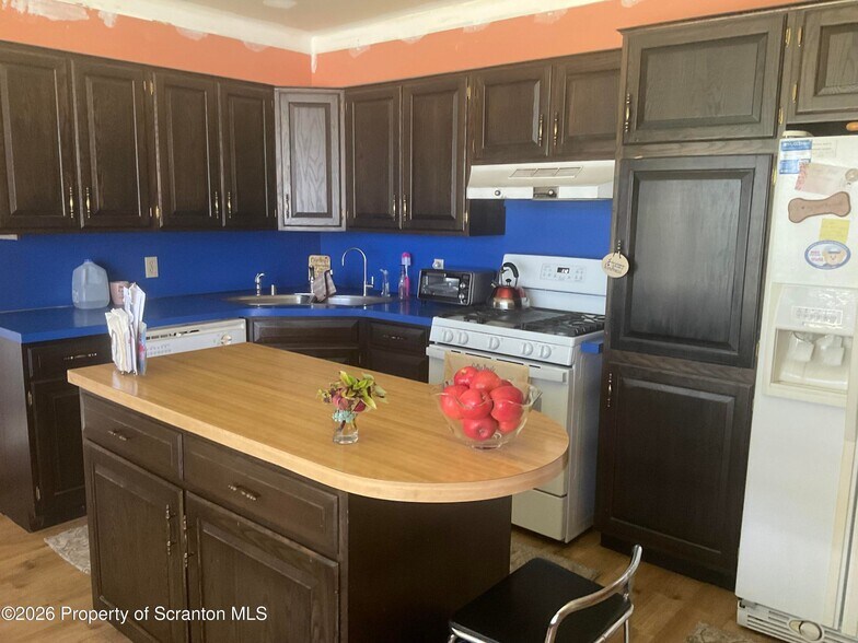 More Photos Of 28 Southside Ln, Scott Township Specialty For Sale