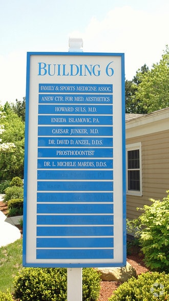 More Photos Of 601-602 Riverway Pl, Bedford Medical For Lease