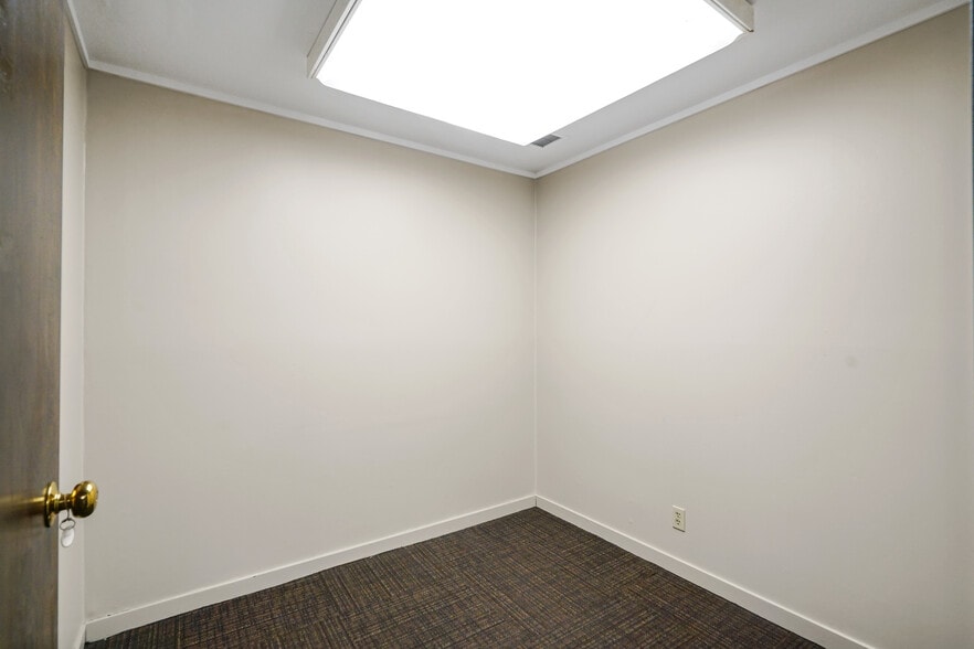 More Photos Of 1414 Webster St, Alameda Bank For Lease