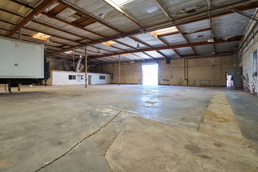 More Photos Of 1200 W El Segundo Blvd, Gardena Manufacturing For Sale