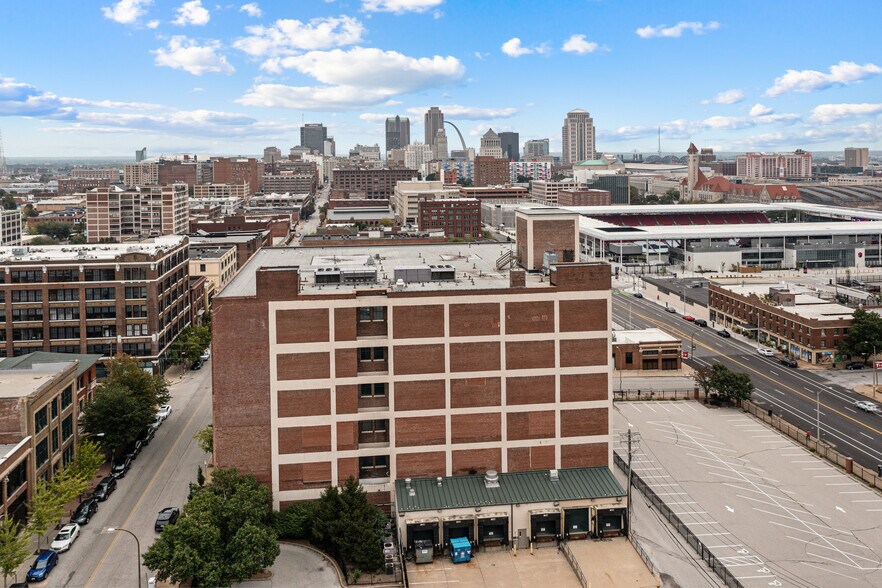 More Photos Of 2300 Locust St, Saint Louis Office For Lease