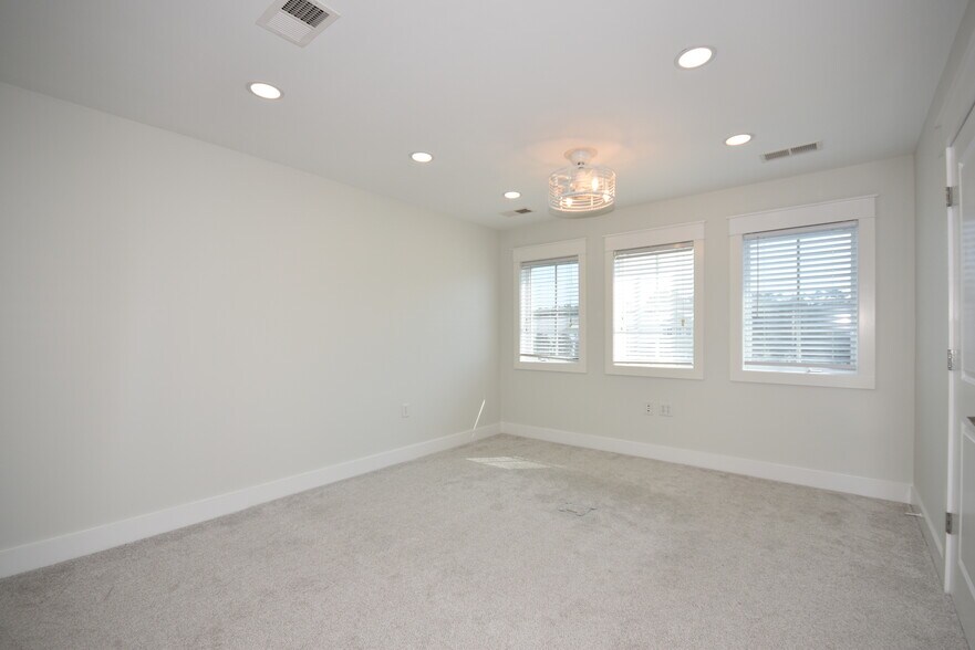 More Photos Of 277 Willbrook Blvd, Pawleys Island Office For Sale