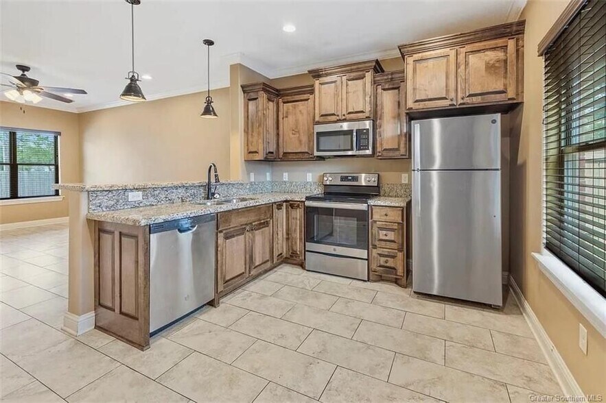 More Photos Of 2703 Enterprise Blvd, Lake Charles Apartments For Sale