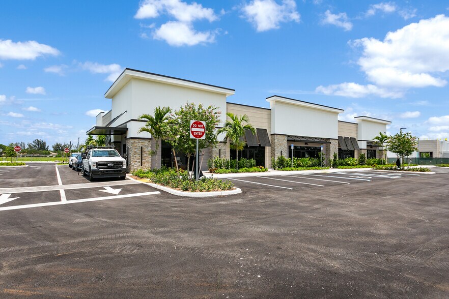 More Photos Of Hypoluxo Rd, Lake Worth Storefront For Lease