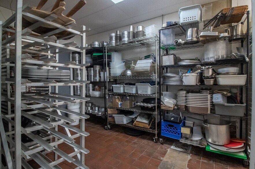 More Photos Of 127 S Main St, Ellenville Fast Food For Sale