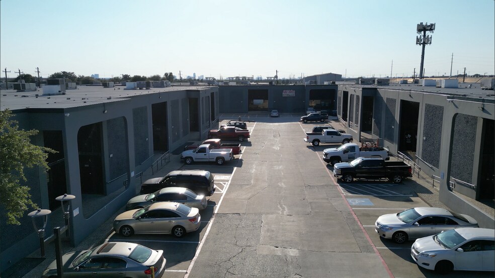 More Photos Of 10031 Monroe Dr, Dallas Unknown For Lease