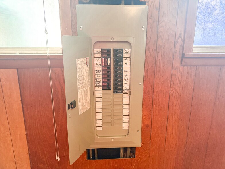 More Photos Of 1107 Spring St, Hot Springs Flex For Sale