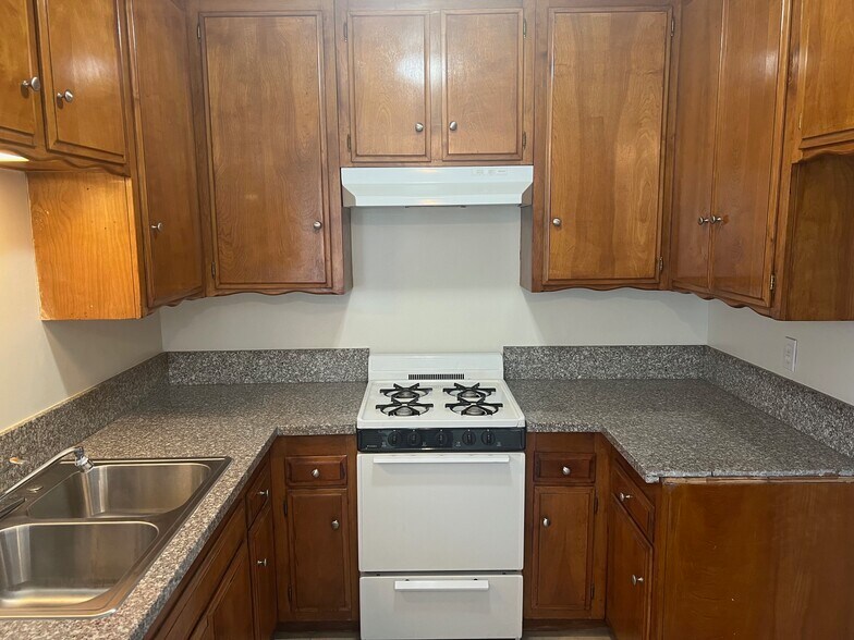 More Photos Of 18350 Napa St, Northridge Apartments For Sale