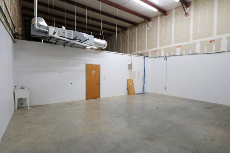 More Photos Of 1097 Highway 101 S, Greer Flex For Lease