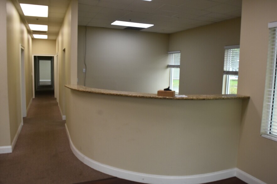 More Photos Of 13000 Automobile Blvd N, Clearwater Warehouse For Lease