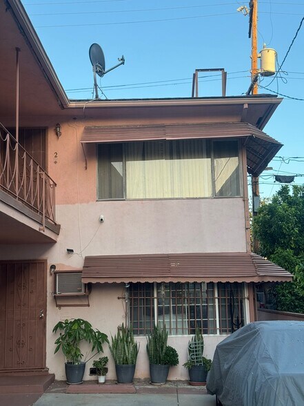 More Photos Of 410 Fischer St, Glendale Apartments For Sale