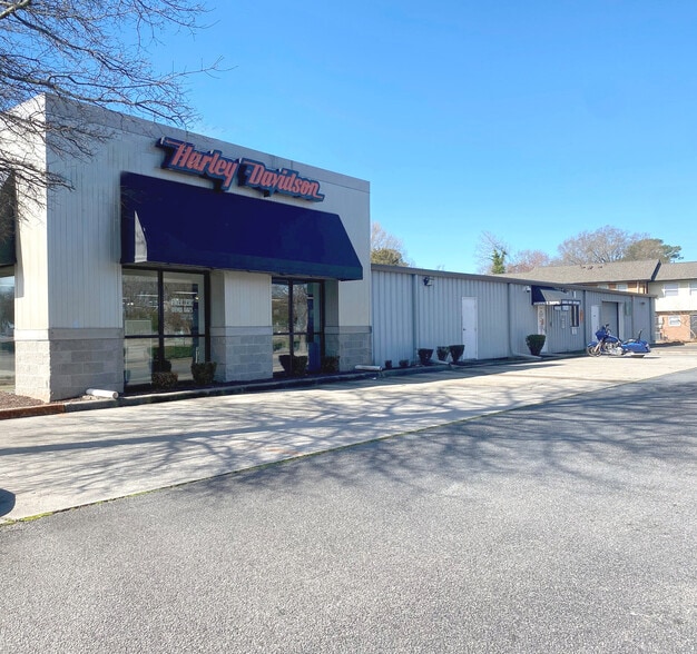 More Photos Of 385 N Witchduck Rd, Virginia Beach Freestanding For Sale