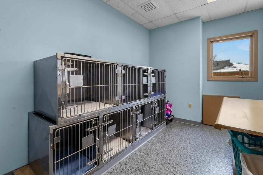 More Photos Of 150 Mensa Dr, Noblesville Office For Sale