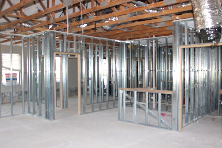 More Photos Of 8820 Belagio Dr, Trinity Office For Lease