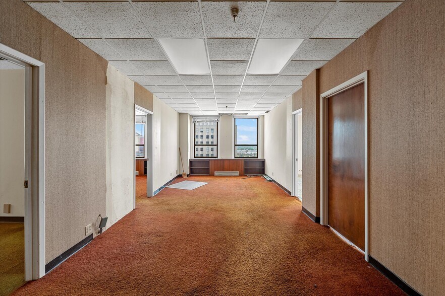 More Photos Of 509 Marshall St, Shreveport Office For Sale