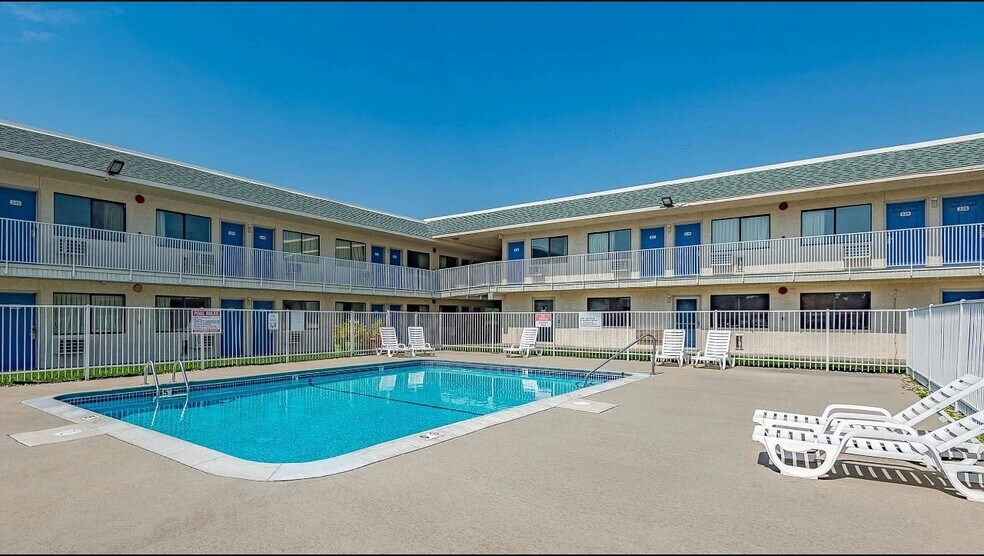 More Photos Of 8230 NW Prairie View Rd, Kansas City Hotel For Sale