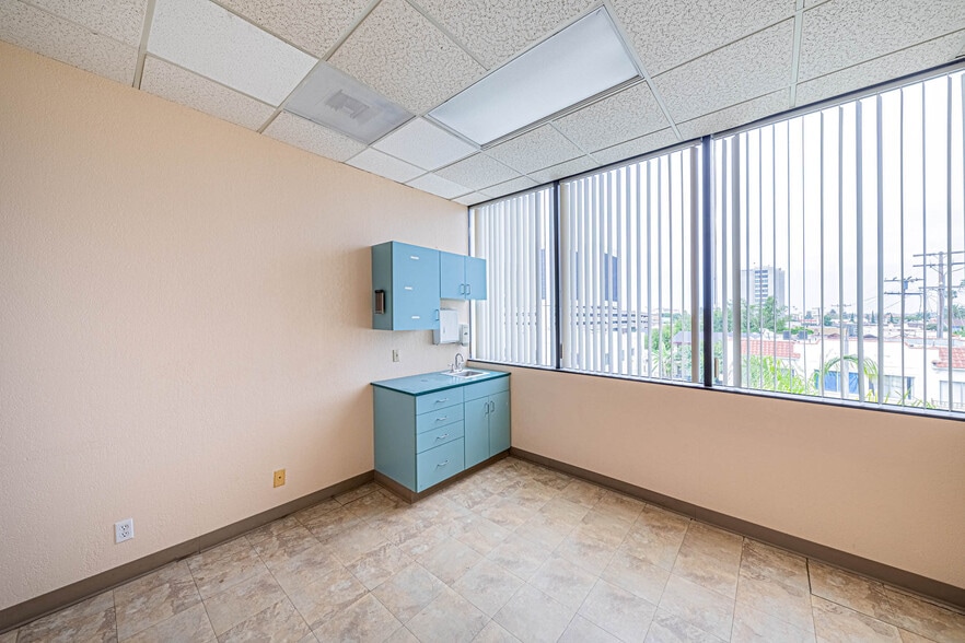 More Photos Of 980 Atlantic Ave, Long Beach Medical For Lease