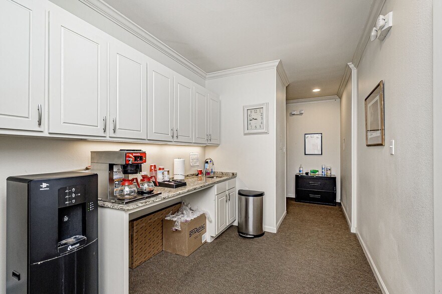 More Photos Of 673 E Airport Ave, Baton Rouge Office Residential For Sale