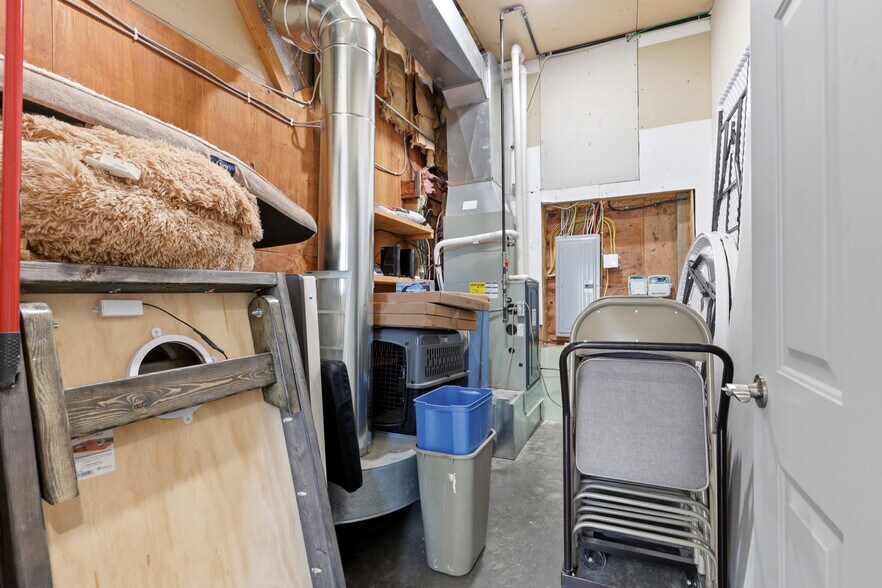 More Photos Of 11700 Sturgis Rd, Summerset Warehouse For Sale