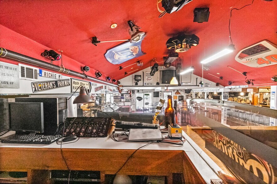 More Photos Of 270 Onset Ave, East Wareham Restaurant For Sale