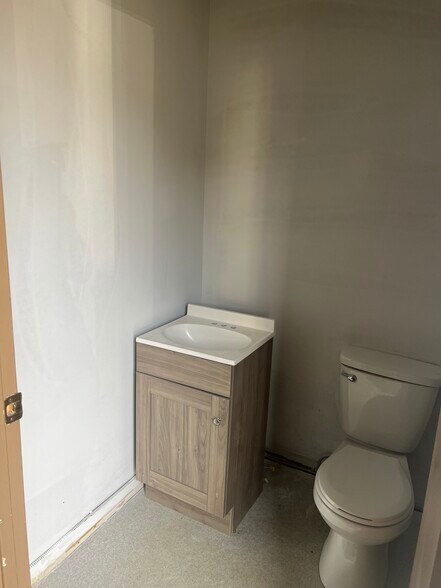 More Photos Of 9612 Franklin Av, Fort McMurray Freestanding For Lease