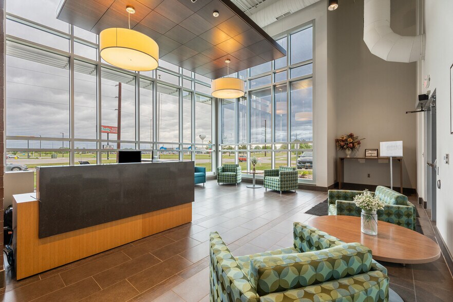 More Photos Of 1012 Princeton St, Vermillion Office For Sale