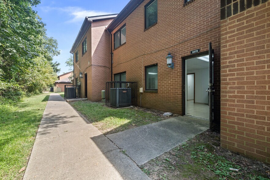 More Photos Of 5875-5881 Allentown Rd, Suitland Office For Sale