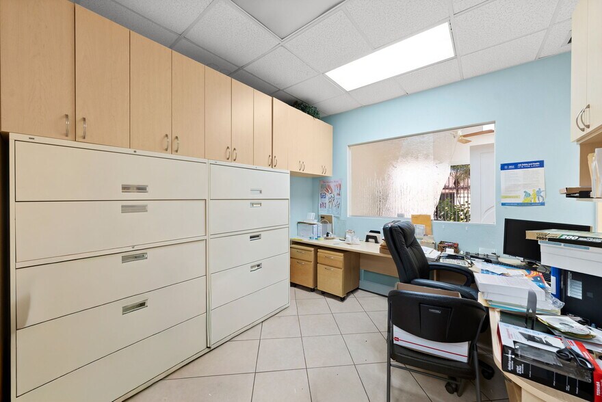 More Photos Of 611 Druid Rd E, Clearwater Medical For Sale