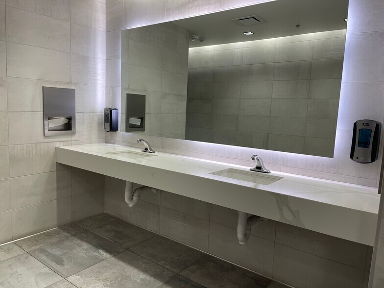 More Photos Of 2929 W Navigator Dr, Meridian Office For Lease