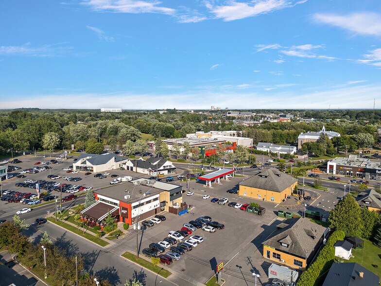 More Photos Of 1-19 Papineau, Joliette General Retail For Lease