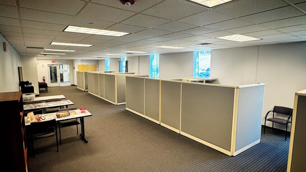 More Photos Of 10 Oceana Way, Norwood Office For Lease