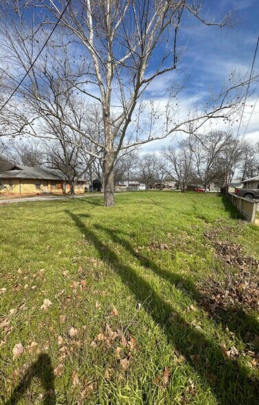 More Photos Of 115 Pecan st, Boerne Land For Sale