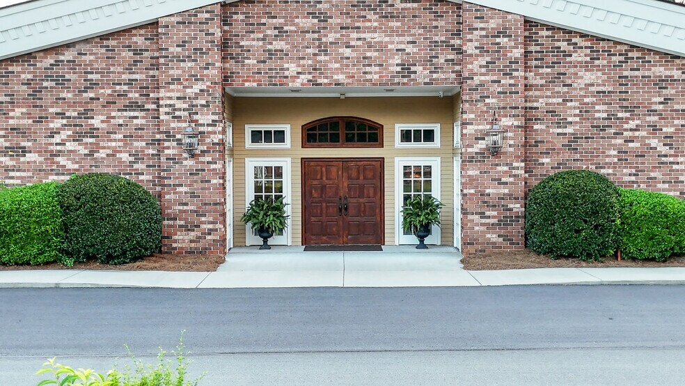 More Photos Of 313 N Main St, Simpsonville Freestanding For Sale