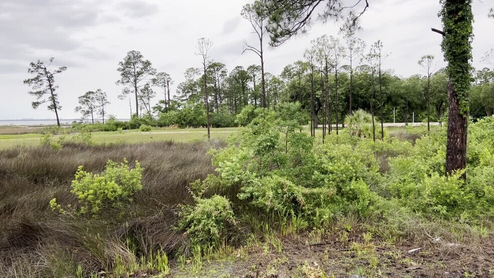 Primary Photo Of 1002 Arthur Dr, Lynn Haven Light Manufacturing For Sale