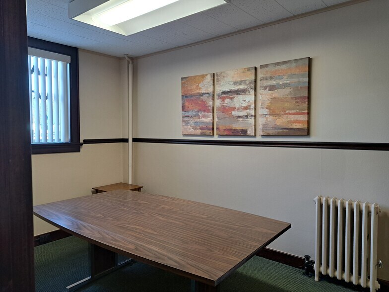 More Photos Of 136 E Grand River Ave, Brighton Office For Lease