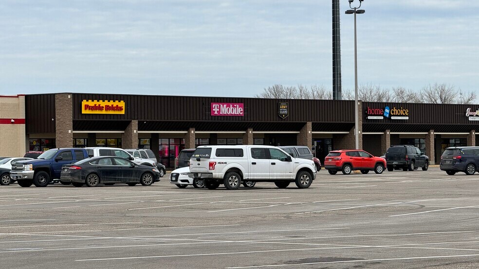 More Photos Of 3202 E Hwy 10, Moorhead Unknown For Lease