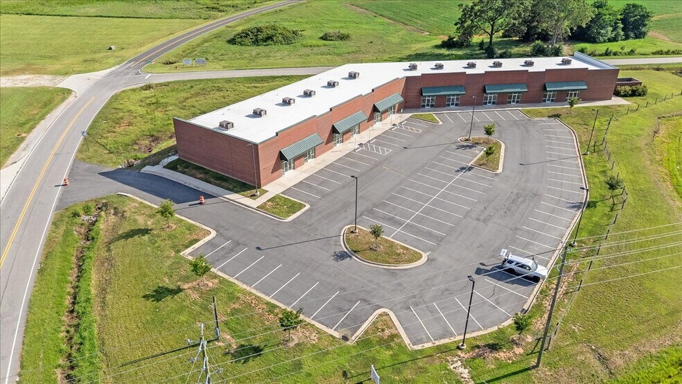 More Photos Of 40 Industrial Park Dr, Henderson Medical For Lease