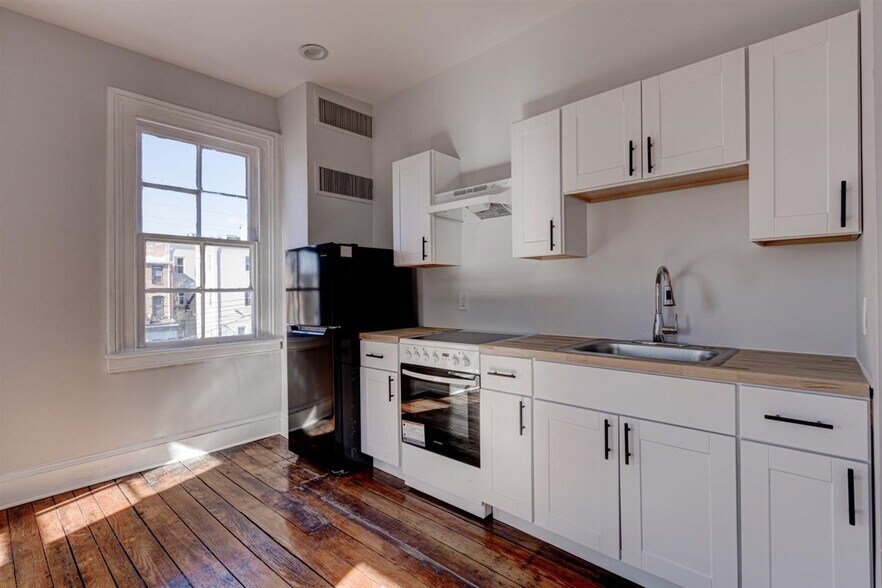 More Photos Of 2116 N Charles St, Baltimore Apartments For Sale