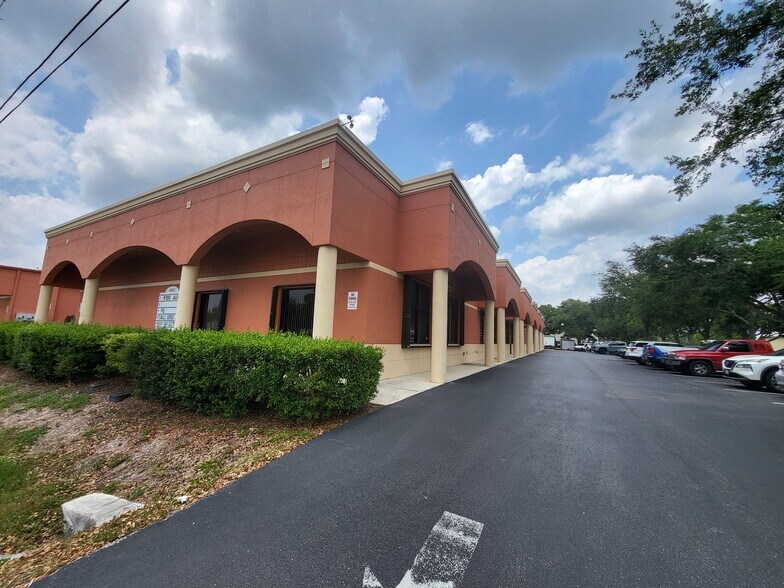 Primary Photo Of 5483 Lee St, Lehigh Acres Flex For Lease