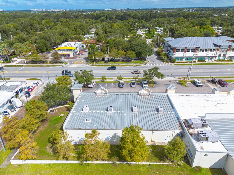 More Photos Of 1015-1033 W Bay Dr, Largo Freestanding For Lease