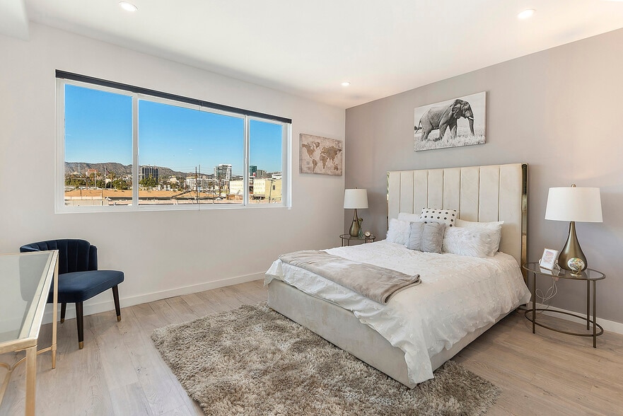 More Photos Of 1002 N Hudson Ave, Los Angeles Apartments For Sale