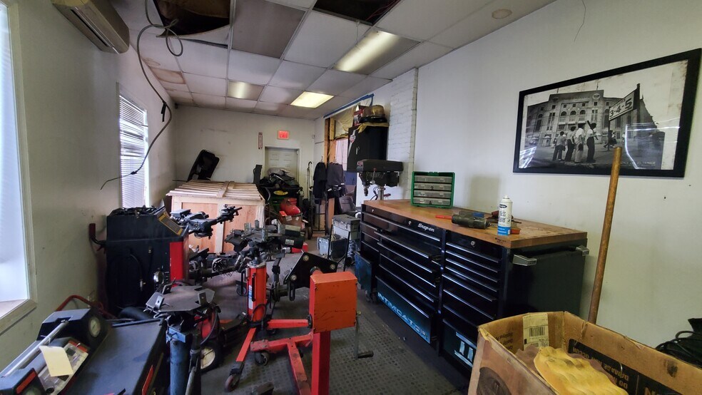 More Photos Of 2420 Rt 52, Pine Bush Light Distribution For Sale