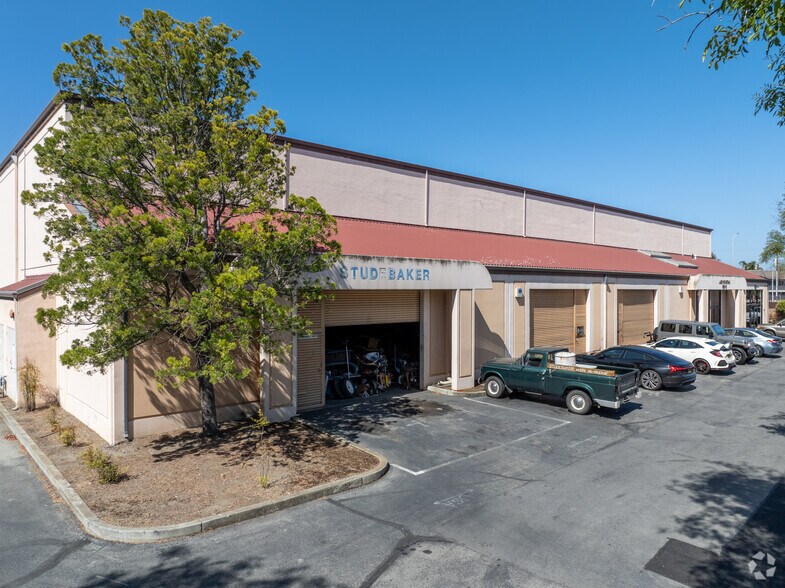 More Photos Of 335 Convention Way, Redwood City Unknown For Lease