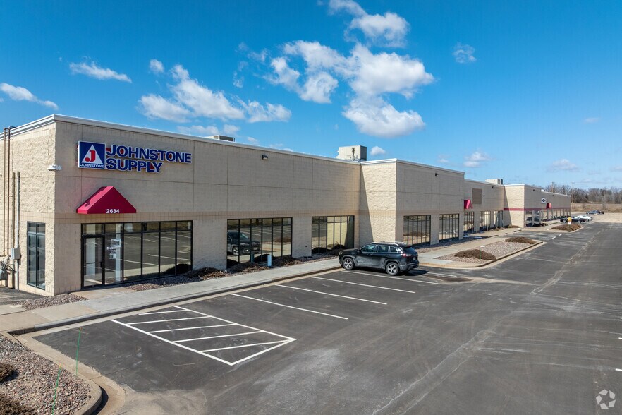 More Photos Of 2536 Alpine Rd, Eau Claire Showroom For Lease