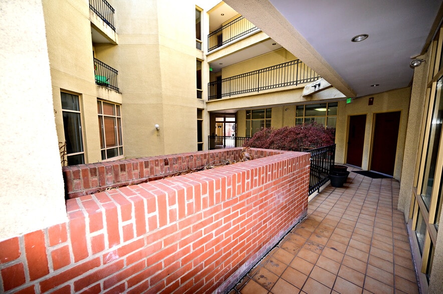 More Photos Of 723 S Charles St, Baltimore Office Residential For Sale